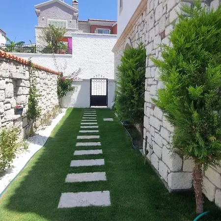 Casa de Férias Havuzlu Tas Ev *